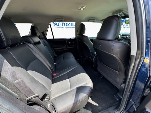 Used 2017 Toyota 4Runner TRD Off-Road Premium AWD/4WD image 12