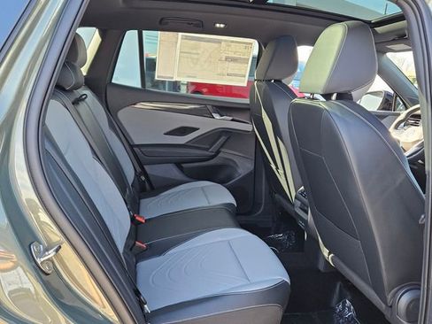 New 2026 Volkswagen Tiguan SE R-Line FWD image 16