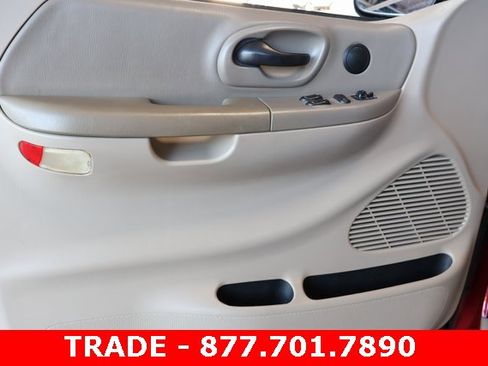 Used 2002 Ford F150 XLT image 9