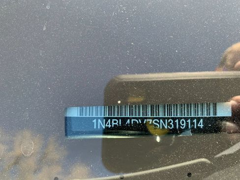 Used 2025 Nissan Altima 2.5 SV FWD image 30