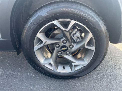 Used 2025 Chevrolet Trax LT w/ LT Convenience Package image 24