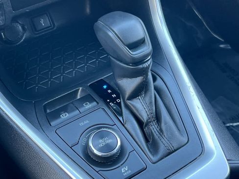 Certified 2022 Toyota RAV4 XLE AWD/4WD image 23