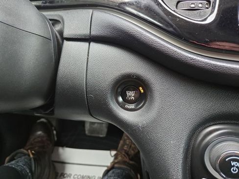 Used 2015 Dodge Dart Limited image 20