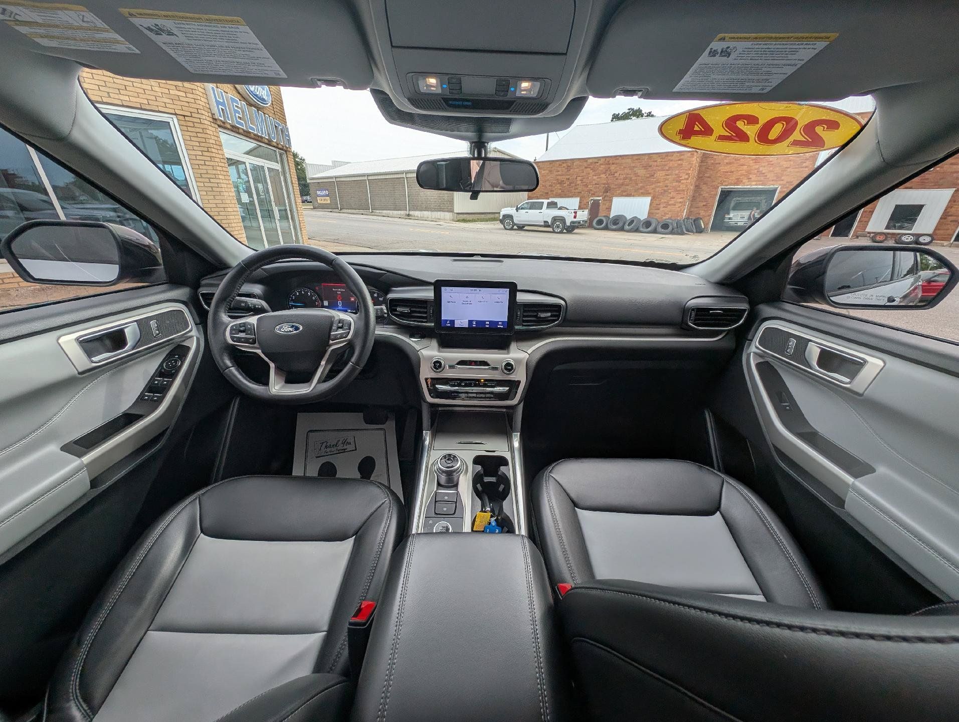 Used 2024 Ford Explorer XLT w/ Equipment Group 202A AWD/4WD image 33