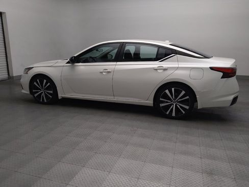 Used 2020 Nissan Altima 2.5 SR w/ Premium Package image 3
