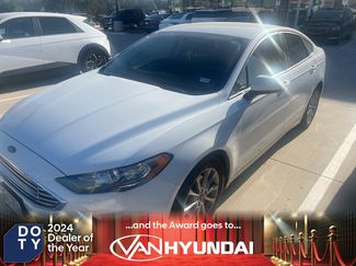 Used 2017 Ford Fusion SE w/ Fusion SE Technology Package video 1