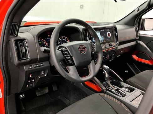 Used 2025 Nissan Frontier PRO-4X w/ Pro Convenience Package image 15