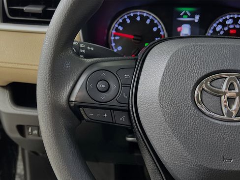 Used 2021 Toyota RAV4 LE FWD image 19