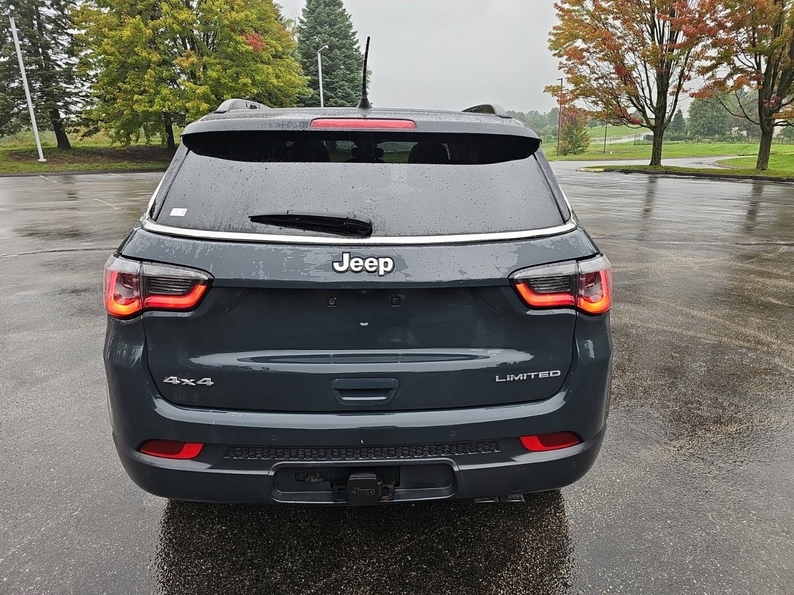 Used 2018 Jeep Compass Limited AWD/4WD image 5