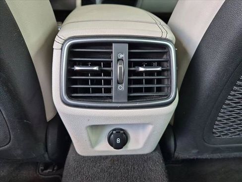 Used 2020 Genesis G70 3.3T RWD image 18