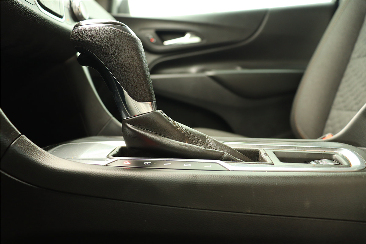 Used 2020 Chevrolet Equinox LT FWD image 36