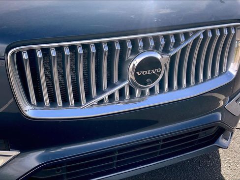 Used 2023 Volvo XC90 T8 Ultimate w/ Lounge Package image 30