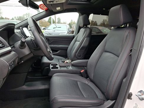 Used 2024 Honda Odyssey Sport image 14