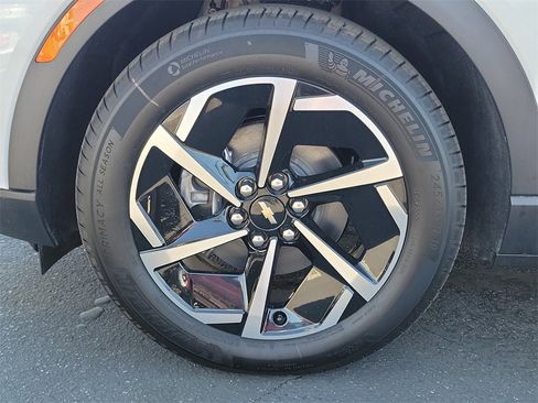 New 2026 Chevrolet Equinox EV LT image 23