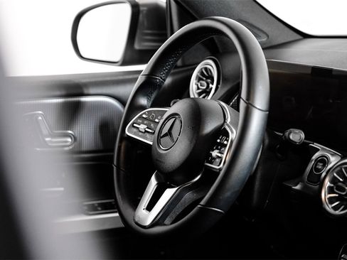 Used 2023 Mercedes-Benz EQB 250+ image 11