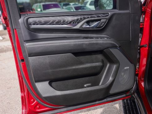 Used 2023 GMC Yukon Denali image 28