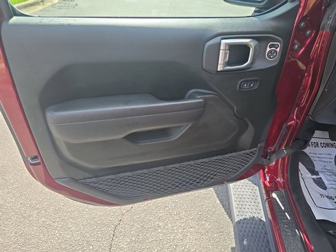 Used 2022 Jeep Wrangler Unlimited Sport image 27