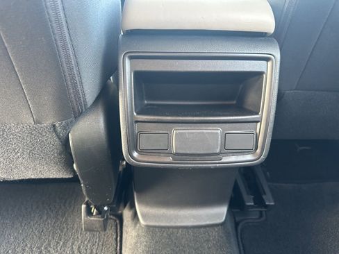 Used 2023 Subaru Forester Base image 22