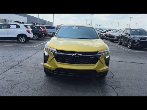 Used 2024 Chevrolet Trax RS w/ Driver Confidence Package FWD image 3