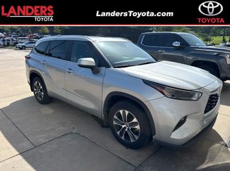 Used 2025 Toyota Highlander XLE AWD/4WD video 1