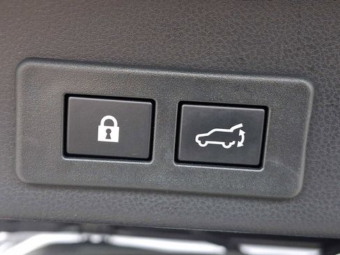 Used 2023 Subaru Ascent Premium w/ Convenience Package image 29