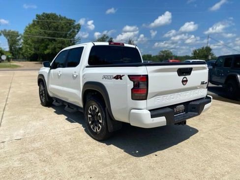 Used 2024 Nissan Frontier PRO-4X w/ Technology Package AWD/4WD image 9