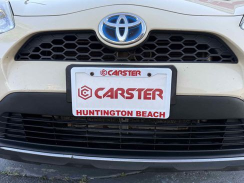 Used 2018 Toyota Prius C Two image 24