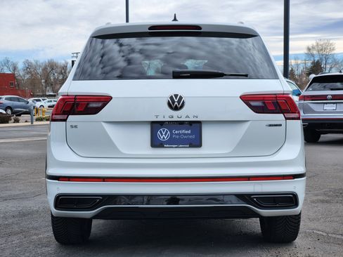 Certified 2022 Volkswagen Tiguan SE R-Line image 5