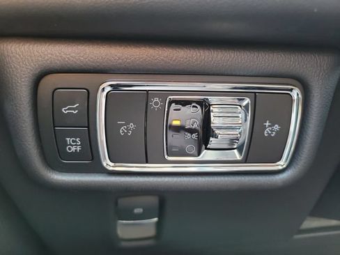 Used 2023 Lincoln Nautilus Reserve AWD/4WD image 12