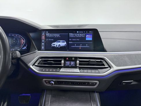Used 2022 BMW X7 xDrive40i w/ M Sport Package AWD/4WD image 17