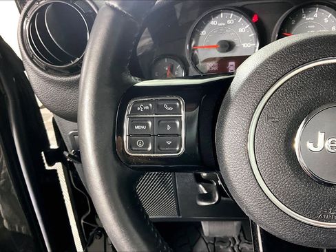 Used 2016 Jeep Wrangler Unlimited Sahara AWD/4WD image 22