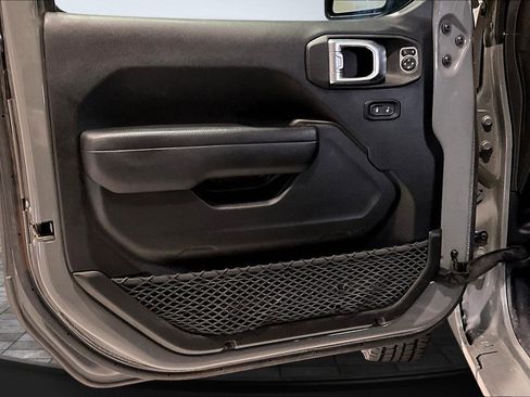 Used 2022 Jeep Wrangler Unlimited Sport image 19