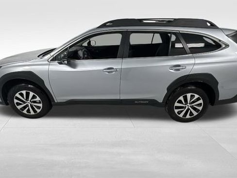 Certified 2025 Subaru Outback Premium image 7