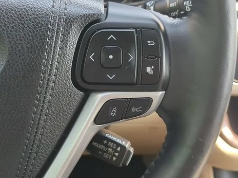 Used 2018 Toyota Highlander Limited Platinum AWD/4WD image 26