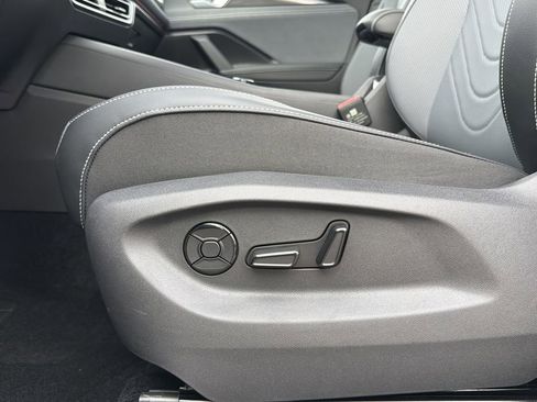 New 2026 Volkswagen Tiguan SE R-Line FWD image 24