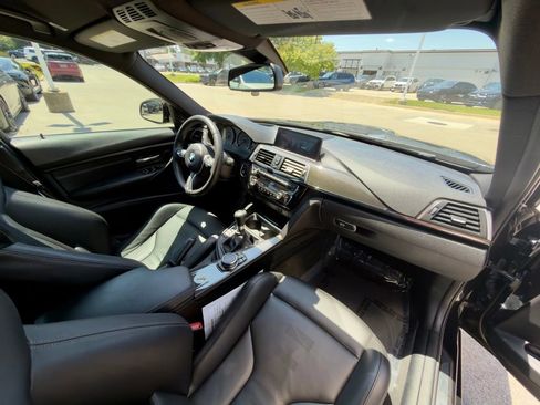 Used 2017 BMW M3 RWD image 11