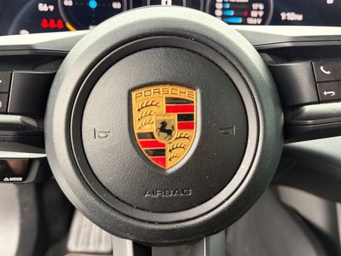 Used 2021 Porsche Taycan image 7