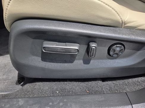 Used 2019 Honda CR-V Touring image 25