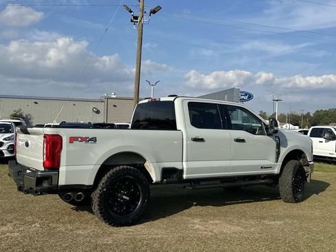 Certified 2025 Ford F250 XLT w/ FX4 Off-Road Package image 9