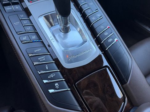 Used 2015 Porsche Panamera GTS AWD/4WD image 24