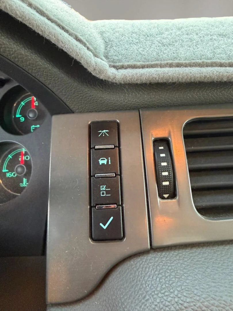 Used 2008 Chevrolet Avalanche LS RWD image 26
