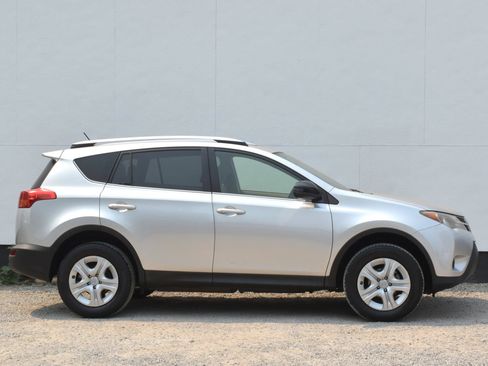 Used 2013 Toyota RAV4 LE w/ Preferred Accessory Pkg AWD/4WD image 8