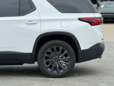 Used 2023 Chevrolet Traverse RS AWD/4WD image 3