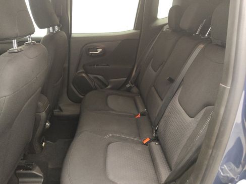 Used 2021 Jeep Renegade Latitude AWD/4WD image 18