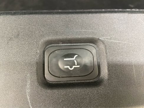 Used 2025 Ford Expedition Platinum AWD/4WD image 13