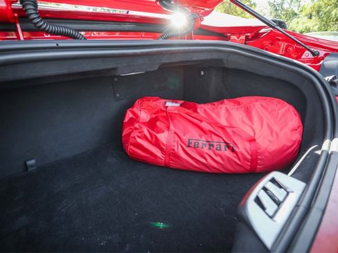 Used 2022 Ferrari 812 GTS image 22