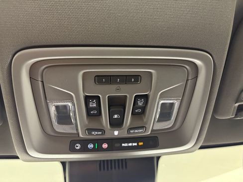 Used 2026 Chevrolet Silverado 1500 LT Trail Boss w/ LT Trail Boss Premium Package AWD/4WD image 31