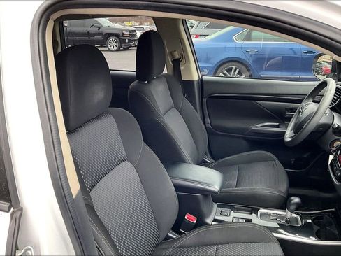 Used 2019 Mitsubishi Outlander ES image 7