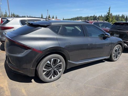 Certified 2022 Kia EV6 Wind AWD/4WD image 3
