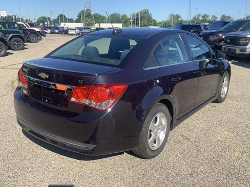 Used 2016 Chevrolet Cruze LT w/ Sun And Sound Package FWD image 8